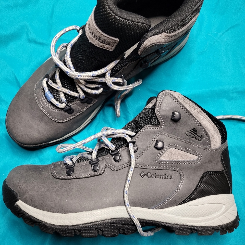 New Columbia Boots Women's Size 12 Gray